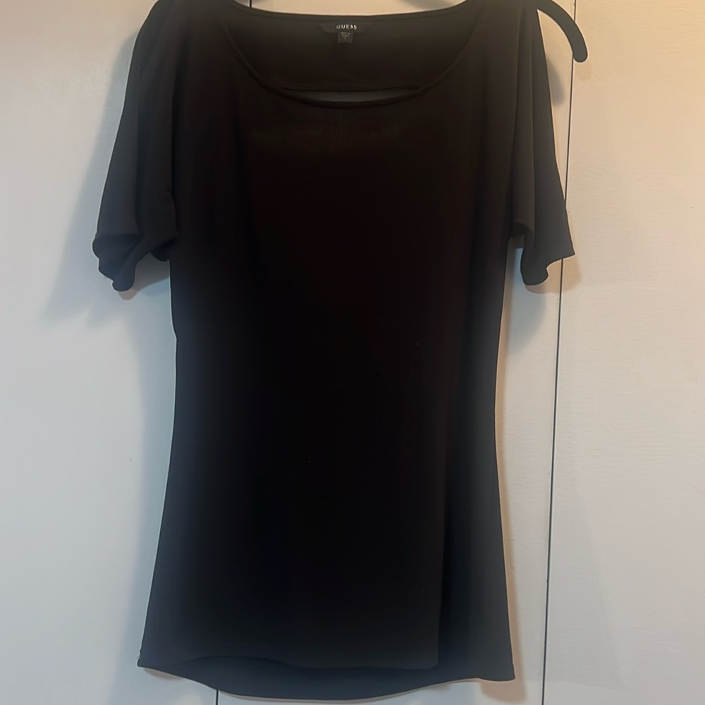 Guess KeyHole cold Shoulder Top